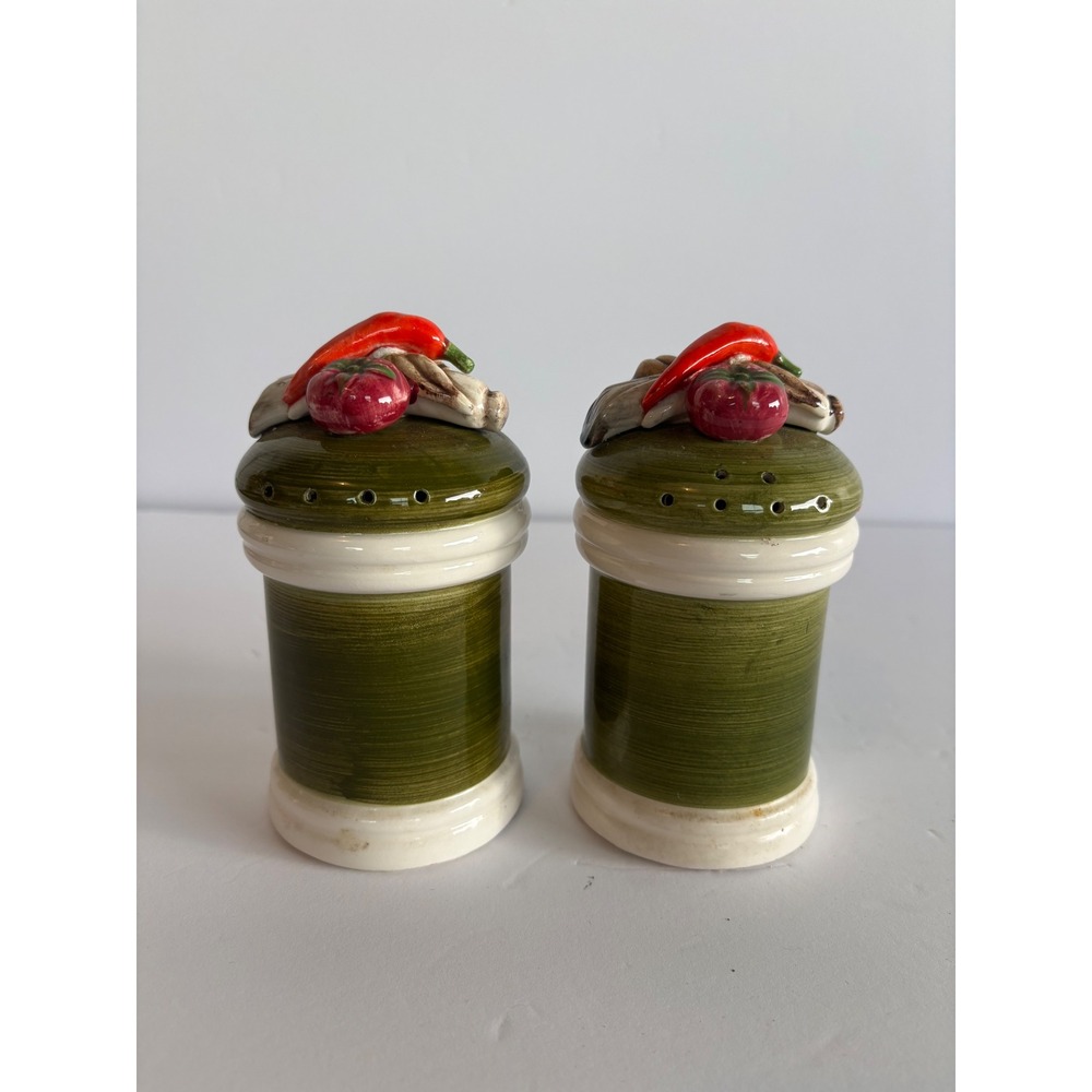 Vintage Ceramic Vegetable Salt and Pepper Shakers Green Chili Tomato Garlic